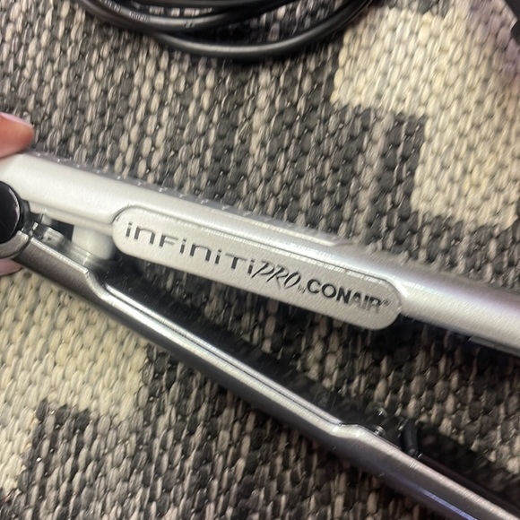 Conair Infinity Pro Straight Iron - Picture 2 of 4
